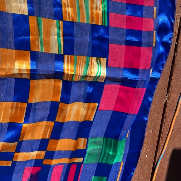 Checkered Scarf - Picture 4 of 5